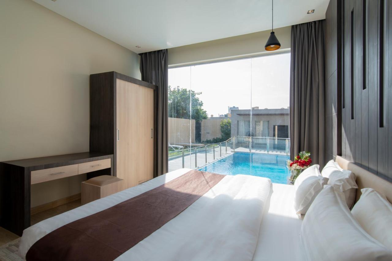 The Corner Hotel Resorts - Riaad Buitenkant foto