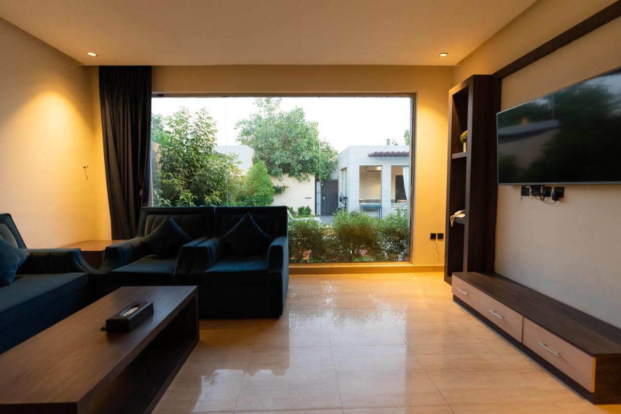 The Corner Hotel Resorts - Riaad Buitenkant foto