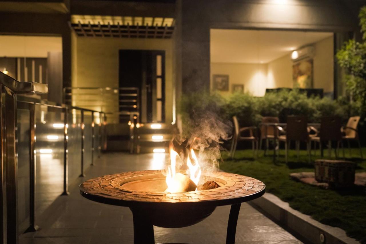 The Corner Hotel Resorts - Riaad Buitenkant foto