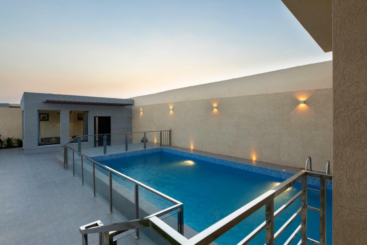 The Corner Hotel Resorts - Riaad Buitenkant foto