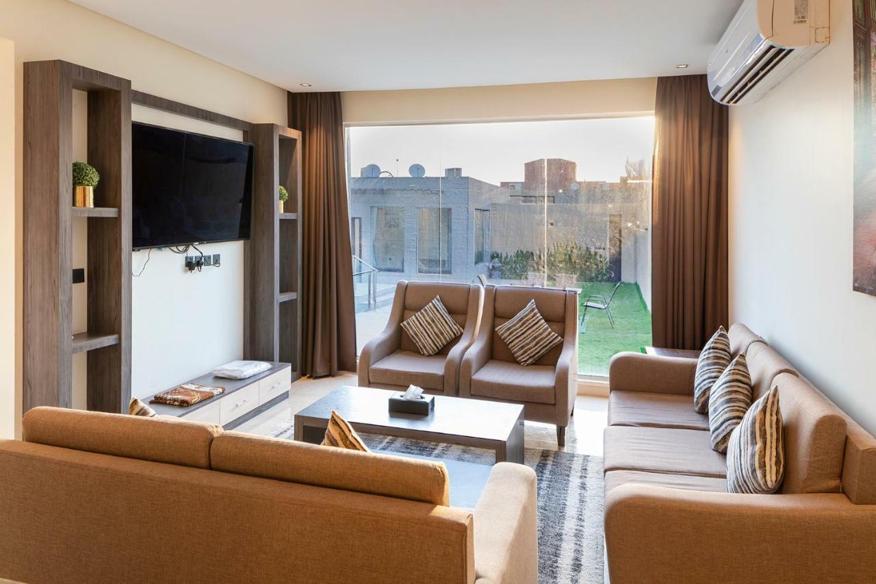 The Corner Hotel Resorts - Riaad Buitenkant foto