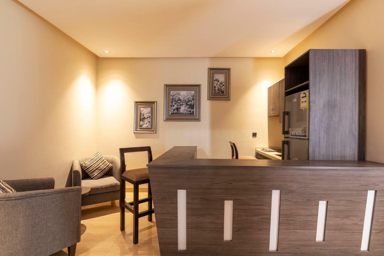 The Corner Hotel Resorts - Riaad Buitenkant foto