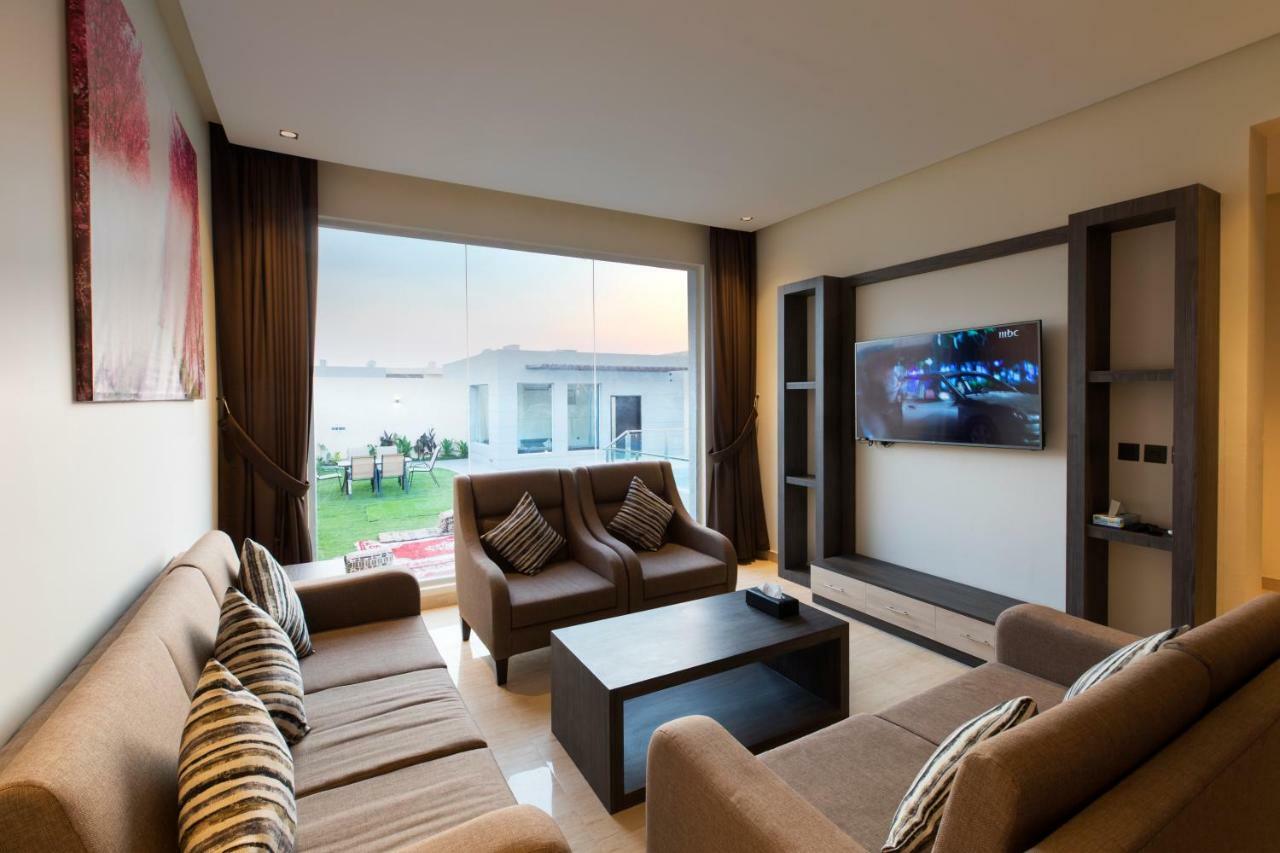 The Corner Hotel Resorts - Riaad Buitenkant foto