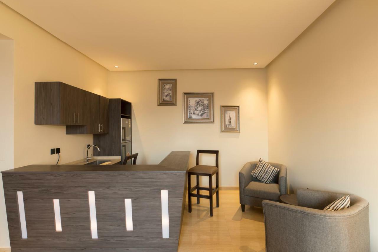 The Corner Hotel Resorts - Riaad Buitenkant foto