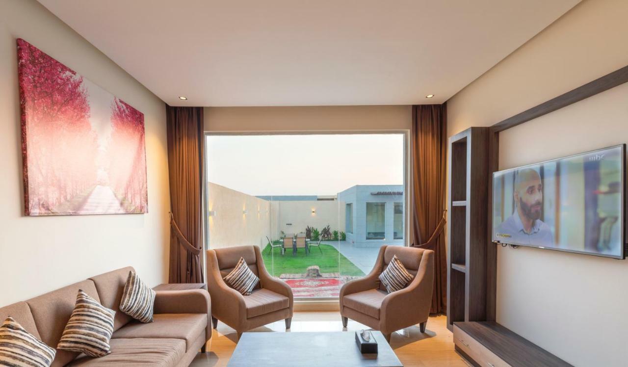 The Corner Hotel Resorts - Riaad Buitenkant foto